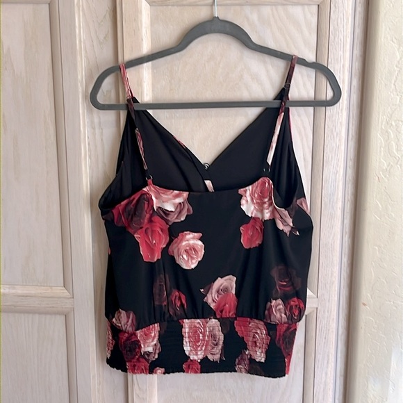 3/$30| 🌸 WHBM Jersey Knit Button Surplice Cami - Picture 7 of 9